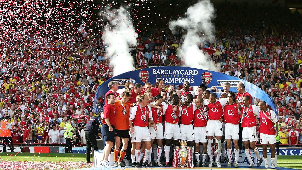 Arsenal là đội vô địch với thành tích bất bại tại EPL Arsenal là đội vô địch với thành tích bất bại tại EPL