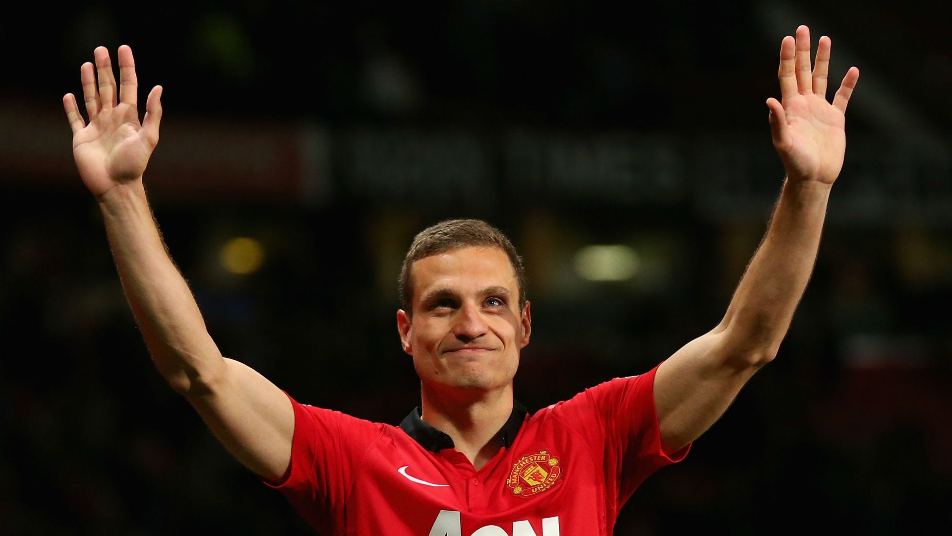 Vidic là hậu vệ MU trong giai đoạn từ 2006 đến 2014 Vidic là hậu vệ MU trong giai đoạn từ 2006 đến 2014