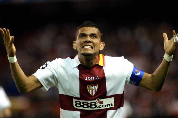 Hậu vệ phải hay nhất thế giới bắt đầu câu chuyện tại Sevilla Hậu vệ phải hay nhất thế giới bắt đầu câu chuyện tại Sevilla