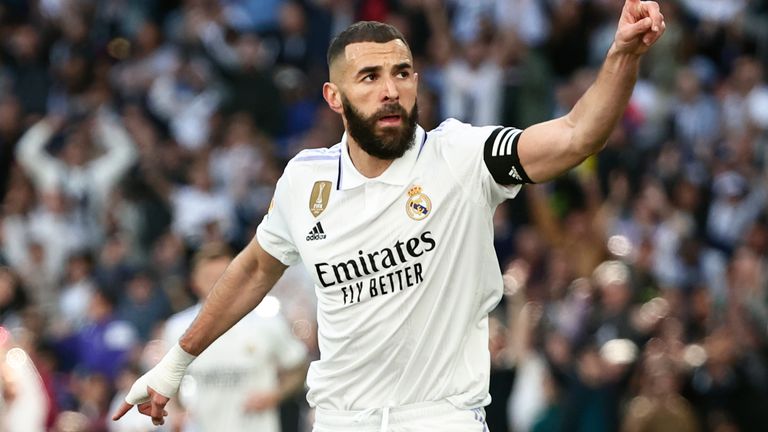 Benzema là một ví dụ tiêu biểu cho một tiền đạo Real Madrid xuất sắc Benzema là một ví dụ tiêu biểu cho một tiền đạo Real Madrid xuất sắc