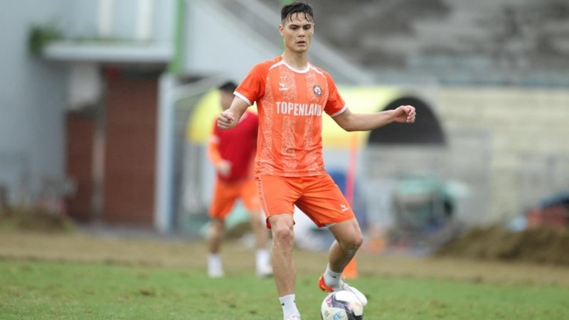 Schmidt cũng là một trong các cầu thủ Việt Kiều chơi ấn tượng của giải đấu V League mùa giải qua Schmidt cũng là một trong các cầu thủ Việt Kiều chơi ấn tượng của giải đấu V League mùa giải qua