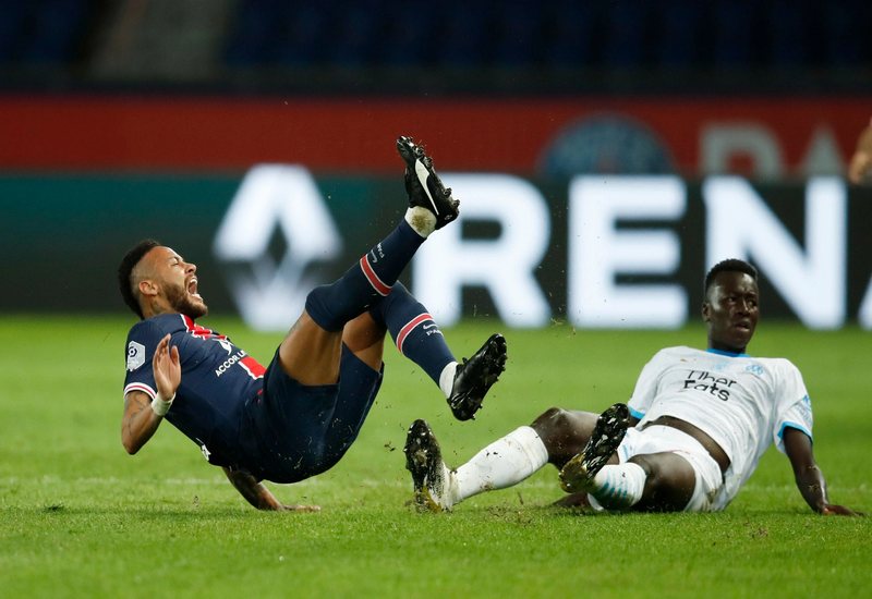 Neymar ăn vạ và tình huống gây sốc trong lịch sử World Cup 10 Neymar ăn vạ và tình huống gây sốc trong lịch sử World Cup