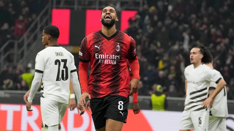 Cầu thủ Ruben Loftus-Cheek có phong cách chơi bóng rất giống huyền thoại người Hà Lan Cầu thủ Ruben Loftus-Cheek có phong cách chơi bóng rất giống huyền thoại người Hà Lan