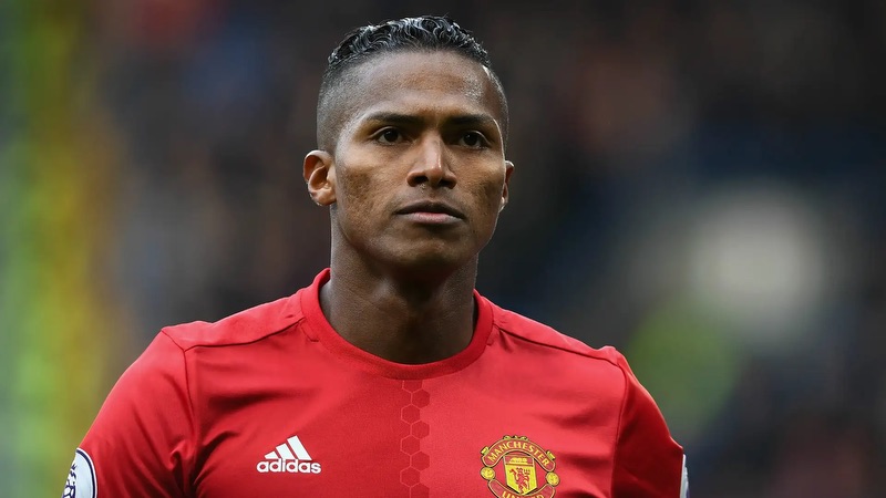 Cầu thủ Antonio Valencia - Những bước chạy mẫu mực trở thành biểu tượng 8 Cầu thủ Antonio Valencia - Những bước chạy mẫu mực trở thành biểu tượng