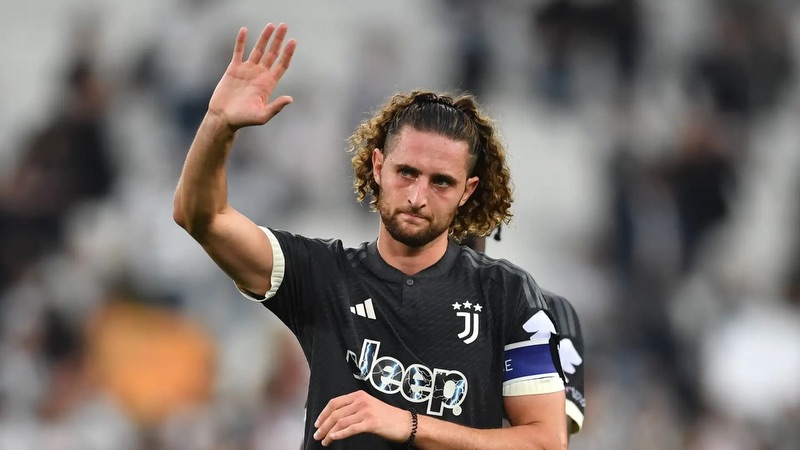 Sau đó anh cũng có thành công lớn với Juventus Sau đó anh cũng có thành công lớn với Juventus