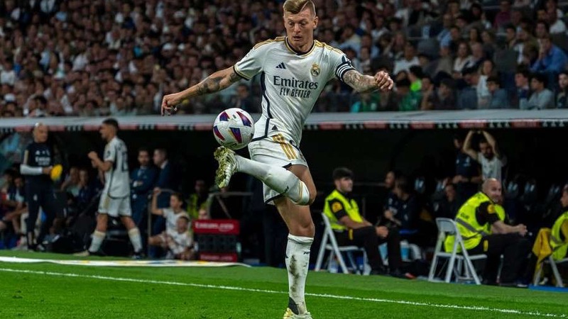 Cầu thủ Toni Kroos biến sự tầm thường trở nên vĩ đại